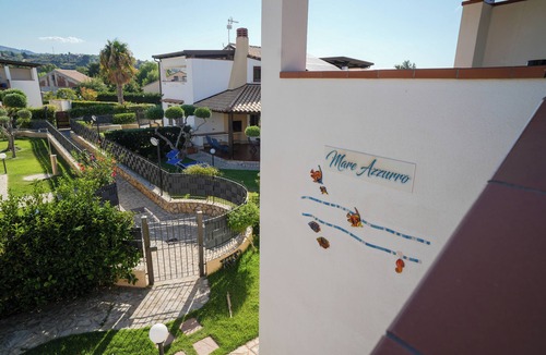Piana Calzata Villa | villecefalu. Villa with English Lawn