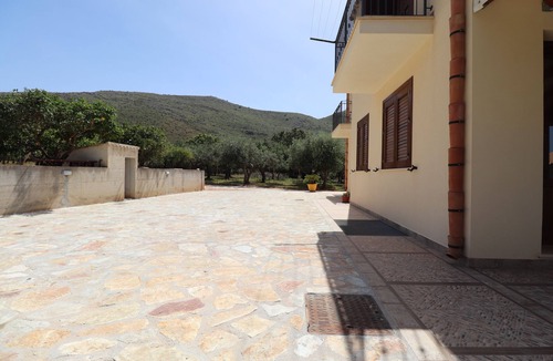 Castelluzzo Apartment | Vincenzo House