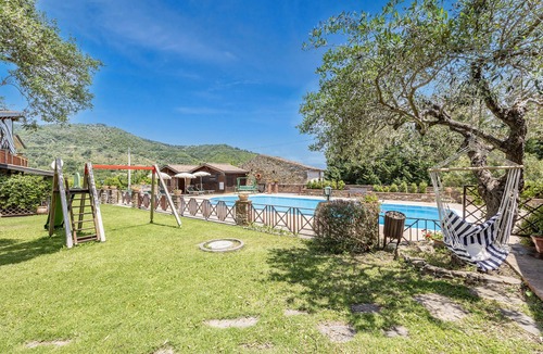 Casal Velino Ski Chalet | Vineyard Dépendance With Shared Pool, Casal Velino, Italy