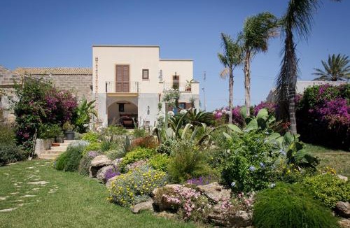Nubia Bed & Breakfast | - Vista Egadi -