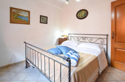Barcellona Pozzo di Gotto House | Welcome to this lovely cottage close to the sandy beach.