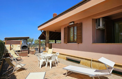 Solfarelli Villa | WELL-LIT MEDITERRANEAN VILLA WITH VERANDA AND GARDEN ONLY 50 METERS FROM THE SEA