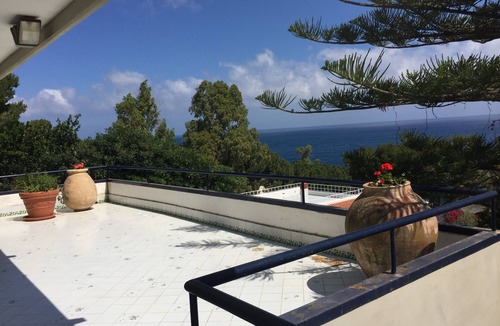 Palermo Villa | White and Sea, luxury villa for 6