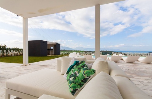 Partinico Villa | White Luxury Villa with pool and Jacuzzi in the Sicilian Countryside