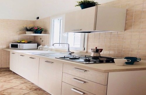Alcamo Marina Villa | WHITE VILLA sleeps up to 23 people IDEAL FOR FAMILIES AND FRIENDS