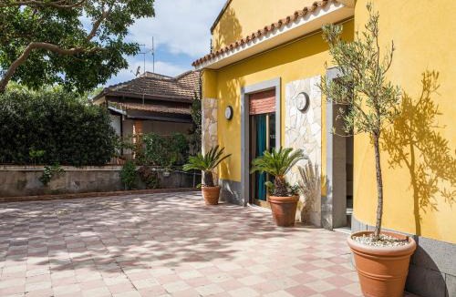 Agnone Bagni House | WiFi and garden - Sicilian gem