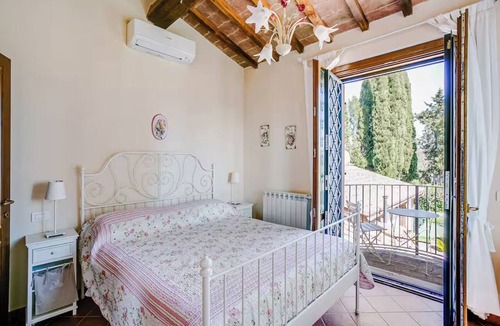 Montoro House | With family in Umbria - Borghetto Valtania - Villa with pool, garden and sauna
