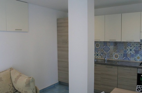 Pizzo Apartment | Wohnung 'Laura' mit Blick aufs Wasser by Interhome
