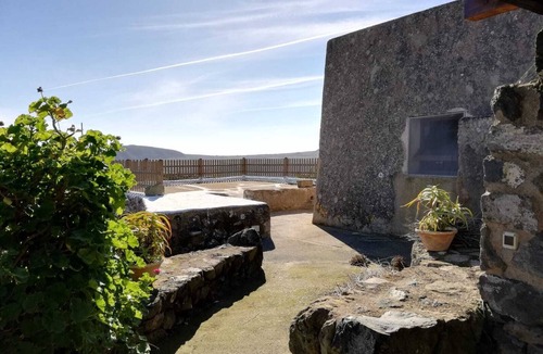 Pantelleria House | Wonderful 3-bedroom house with WiFi in Pantelleria