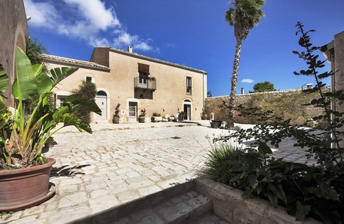 Ragusa Villa | Wonderful Charming Villa with pool in the suggestive countryside near the sea,