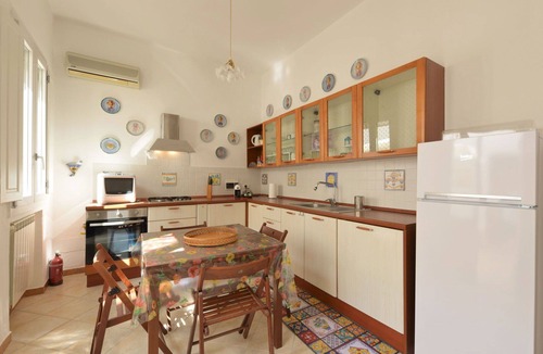 Floridia Villa | Wonderful private villa for 8 guests with A/C, private pool, WIFI, TV, patio and pets allowed