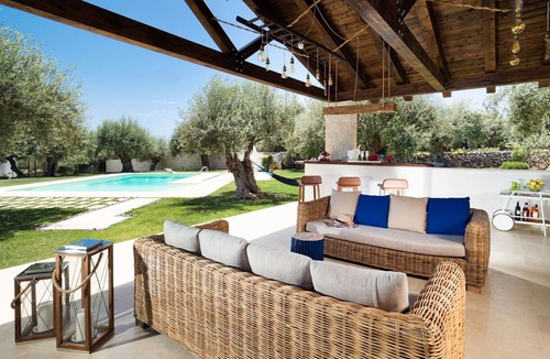 Rosolini Villa | Wonderful private villa for 10 guests with WIFI, private pool, A/C, TV and patio