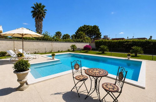 Brucoli Villa | Wonderful private villa with private pool, WIFI, A/C, TV, patio, pets allowed and panoramic view