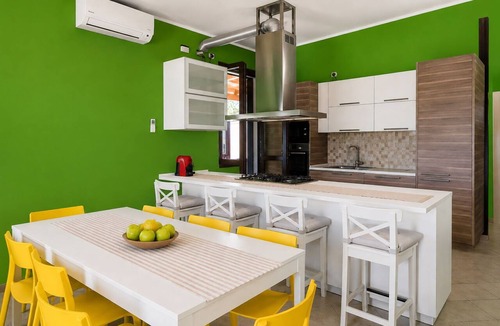 Brucoli Villa | Wonderful private villa with private pool, WIFI, A/C, TV, patio, pets allowed and panoramic view
