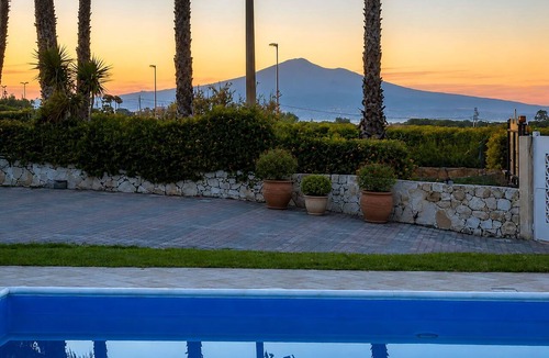 Brucoli Villa | Wonderful private villa with private pool, WIFI, A/C, TV, patio, pets allowed and panoramic view