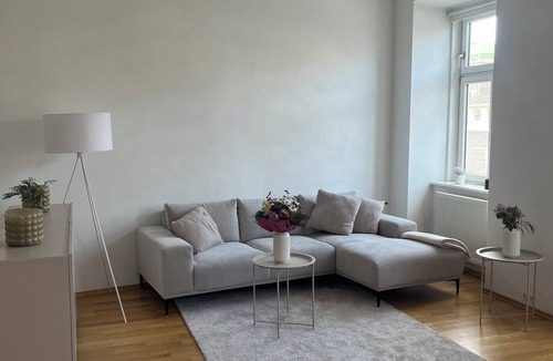 Wieden Apartment | Wonderful spacious (130m2) apartment next to Naschmarkt, 5 min to Karlsplatz