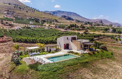 Scopello Villa | WWW.BAGLIORIDISICILIA.COM - LAST MINUTE 25 JULY - 1 AUGUST!