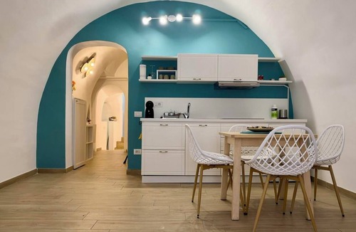 Rione Sanita Apartment | Your home in the heart of the Rione Sanità neighborhood. Authenticity, relaxation, and charm.