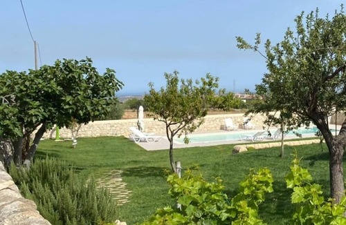 Rosolini House | Zacco - Independent apartment in period farmhouse with swimming pool