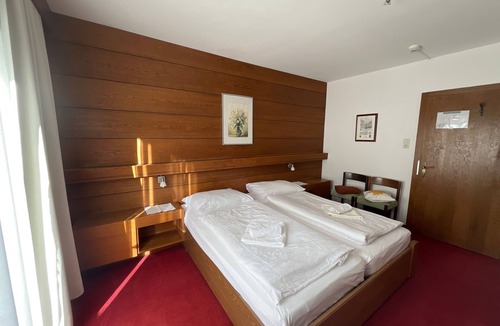 Obsteig Bed & Breakfast | Zimmer 14/2bett mit Balkon - Pension Alpina