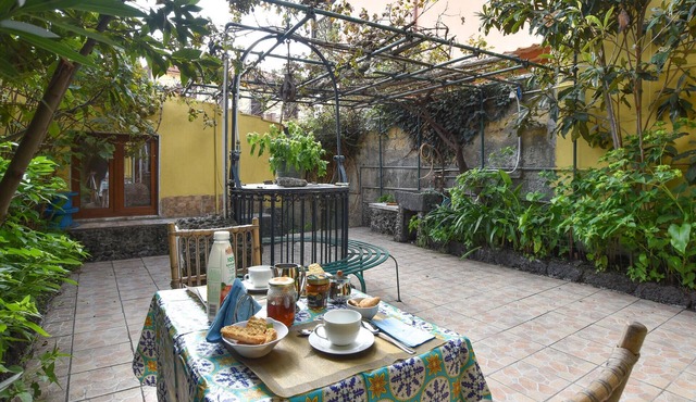 1 bedroom pet friendly home in Mascalucia
