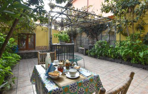 1 Bedroom Pet Friendly Home In Mascalucia