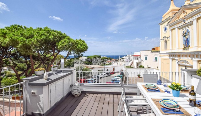 2 bedroom awesome apartment in Forio