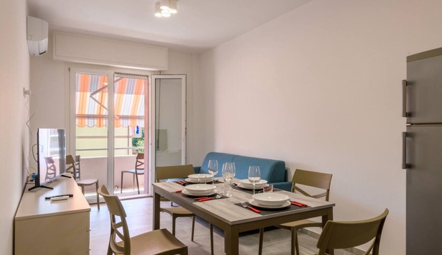 A bright and practical 60 square meters apartment, perfect for two people, located on the second floor of a building with an elevator (NOT accessible to people with disabilities).The property is situated in a quiet area and is ideally located for those w in Marotta