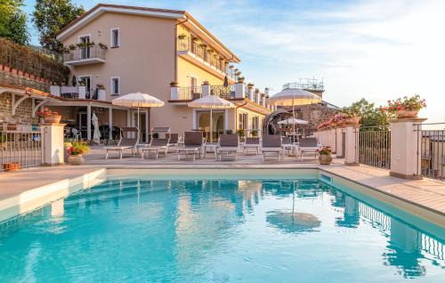 Amazing Home In Laureana Cilento