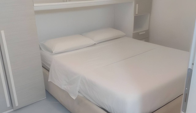 Apartment '1 Vista Parziale Mare' with Shared Garden, Wi-Fi and Air Conditioning