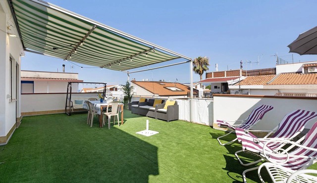 Apartment 'A Due Passi Dal Mare' with Sea View, Wi-Fi and Air Conditioning