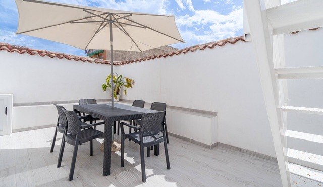 Apartment 'Borgo Giulia Siracusa' with Private Terrace, Wi-Fi and Air Conditioning