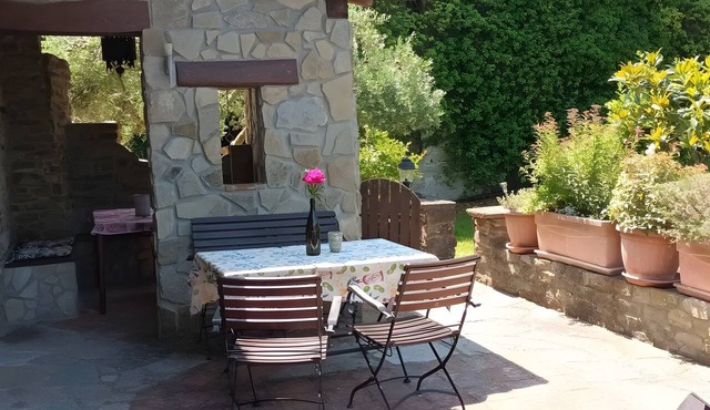 Apartment 'Ca Di Buie' with Private Terrace, Garden, Pool and Wi-Fi in Monastero Bormida