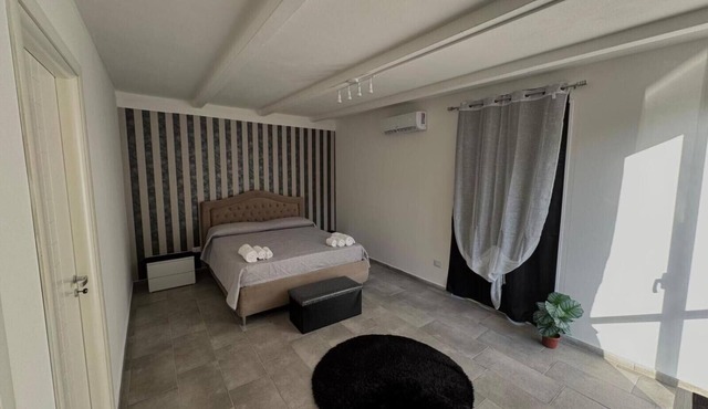 Apartment 'Camera Luna' with Shared Pool, Wi-Fi and Air Conditioning