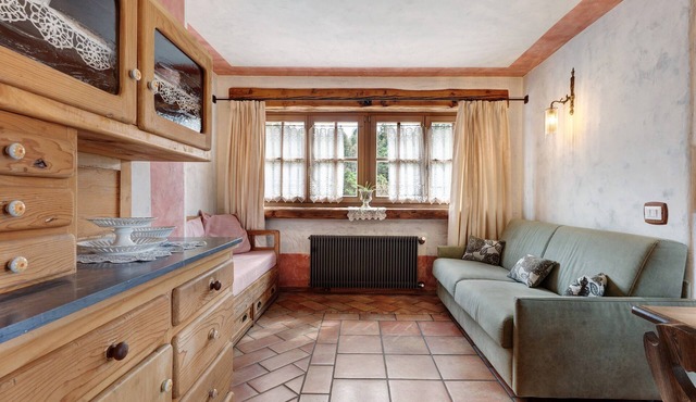 Apartment 'Canada' with Mountain View, Shared Garden and Wi-Fi in Predaia