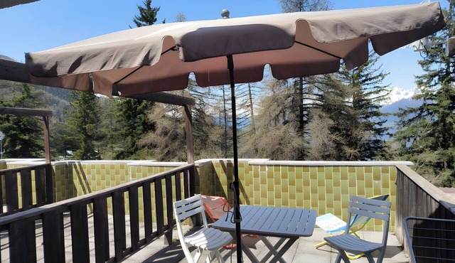 Apartment 'Casa Andrea Vista Monte Bianco' with Mountain View, Balcony and Wi-Fi in Pila