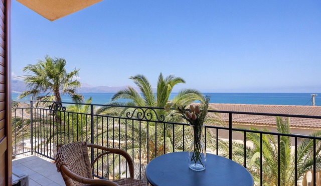 Apartment 'Casa Onda Azzurra' with Sea View, Wi-Fi and Air Conditioning
