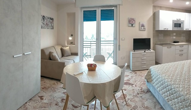 Apartment in downtown Pompeii few steps away from the Ruins, next to railway