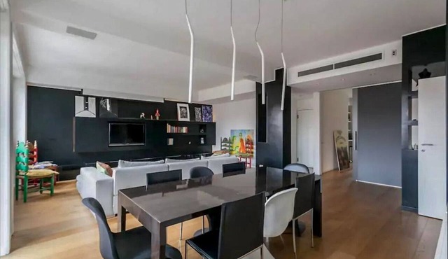 Apartment Massimo - Two Bedroom Villa, Sleeps 6 in Milan