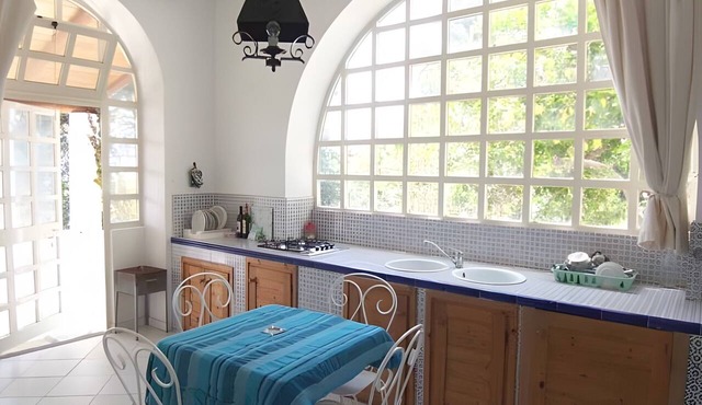 Apartment 'Quadara - Il Nido' with Sea View, Private Terrace and Shared Garden