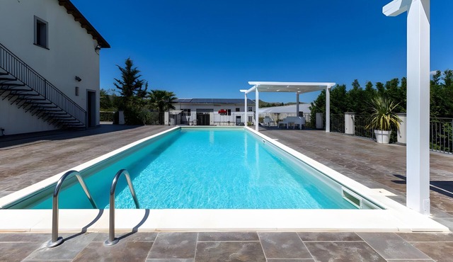 Apartment 'Sciroccu' with Outdoor Pool, Wi-Fi and Air Conditioning