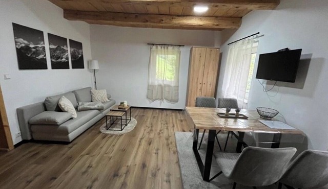 Apartment with mountain view and garden. Family & pet friendly in Kreuth bei Bleiberg