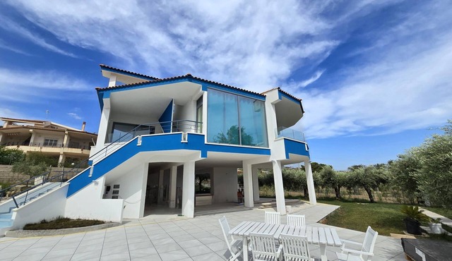 ASTRID 300mt from the sea, amazing Attic in villa