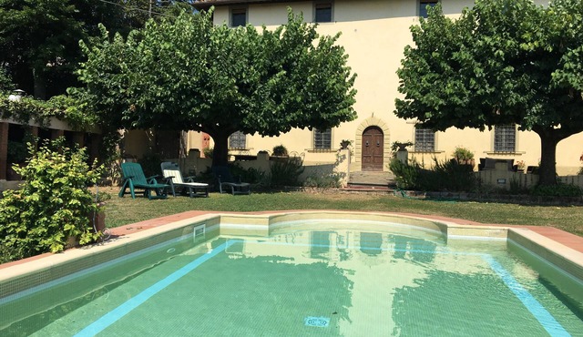 Authentic Tuscan Hillside Villa with Panoramic Garden & Pool – Exclusive Use in lamporecchio