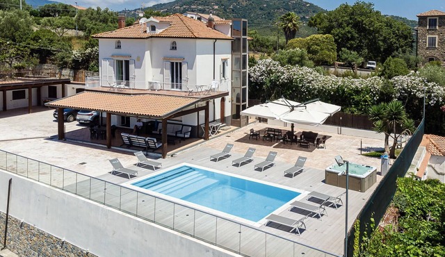 Awesome home in Casalvelino