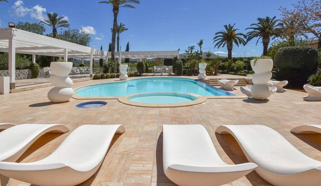 Awesome home in Partinico with swimming pool