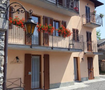 B&B CA'SUANA in Lanzo dʼIntelvi