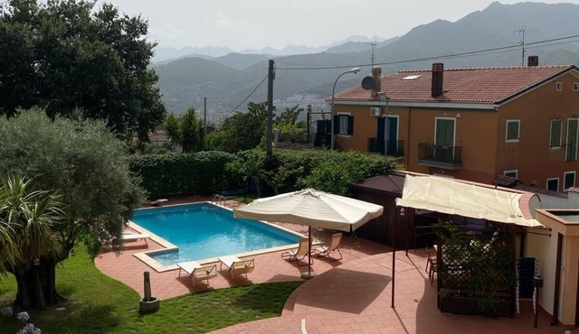 B&B La Rosa: unique apartment 9 beds in Salerno