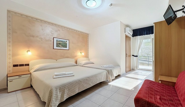 B&B with Balcony - 235 - Santangelo - Pool in Monte Sant'Angelo