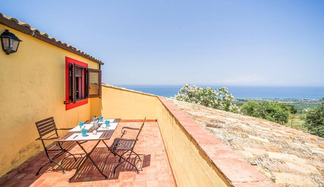 Beautiful apartment in Collesano (PA) with WiFi